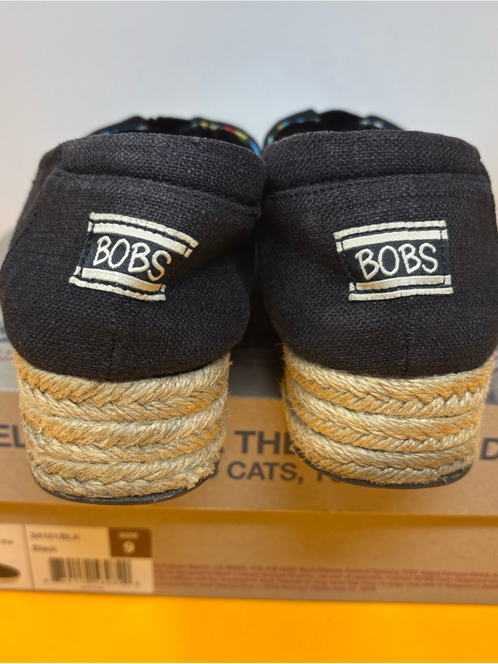 Sz 9 Skechers BOBS Black Canvas Slip-On Espadrille with Colorful Floral Lining - Picture 11 of 16